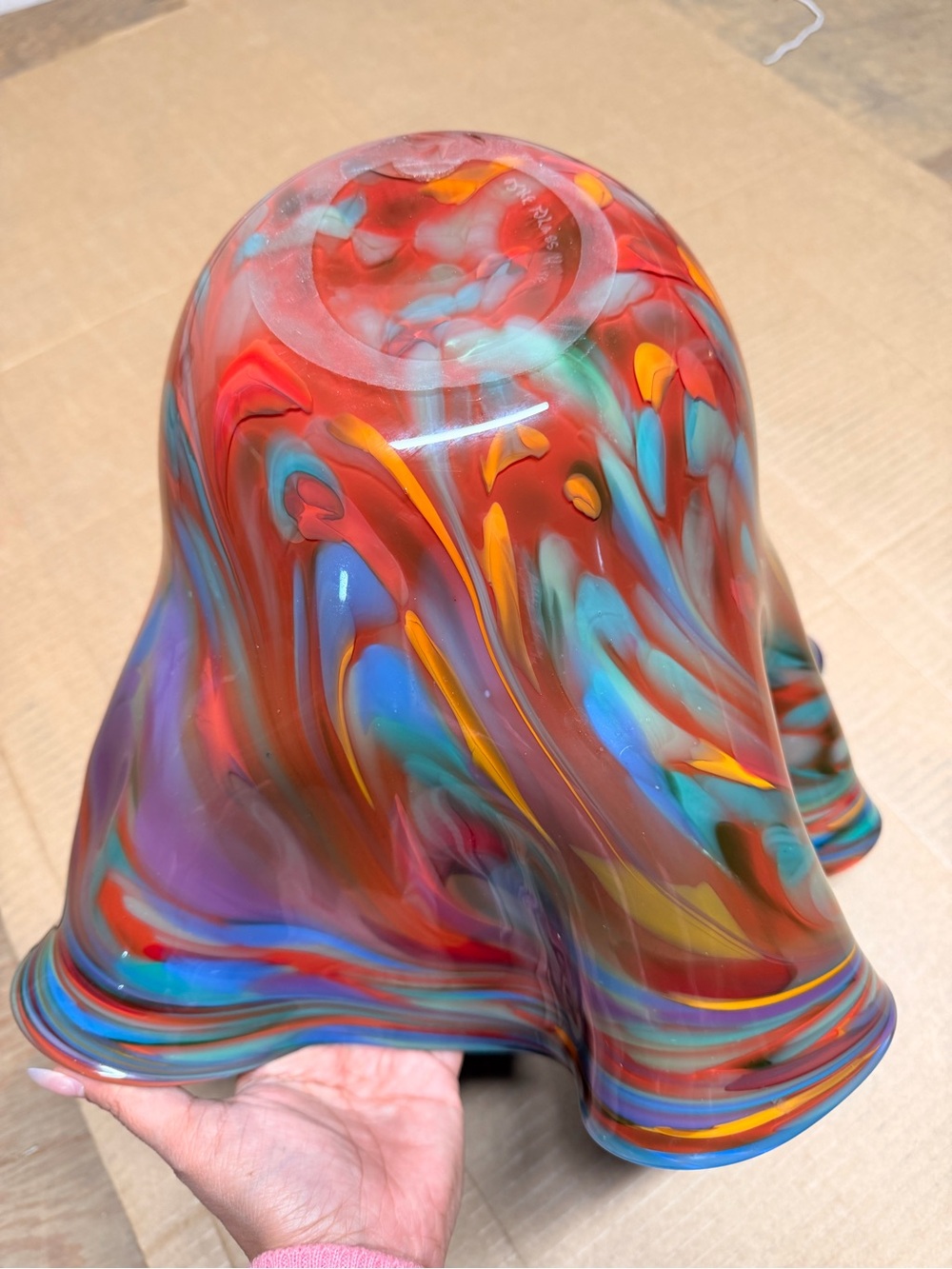 Huge 15” signed The Glass Hive Oregon Hand Blown Ruffled Ribbon Art Glass Bowl - Picture 16 of 16